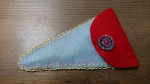 Quick scissors case with Dorset button